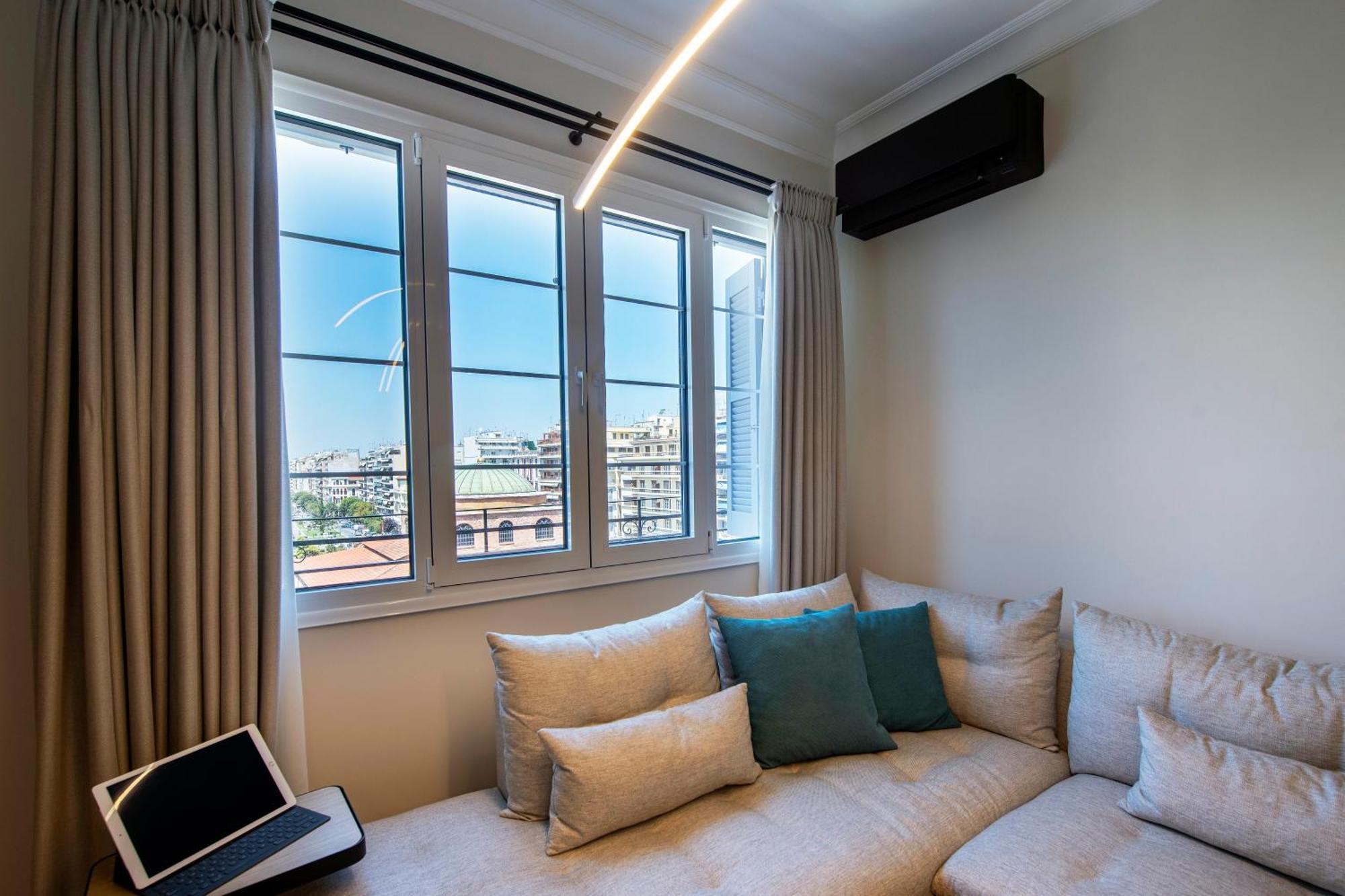 Queen Apartment Thessaloniki By Luxlikehome Exteriör bild